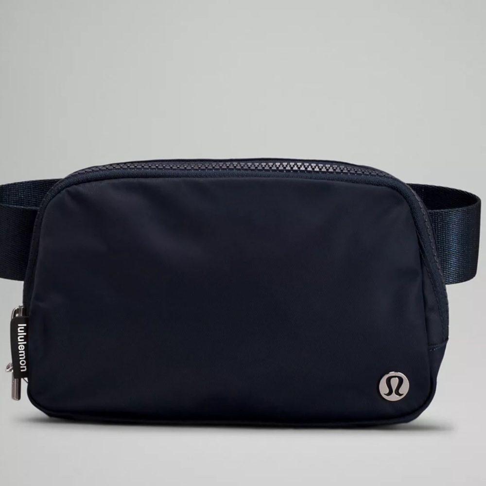 COPY - Navy Everywhere Belt Bag